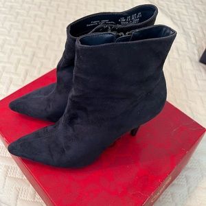 Suede blue Carlos Santana booties